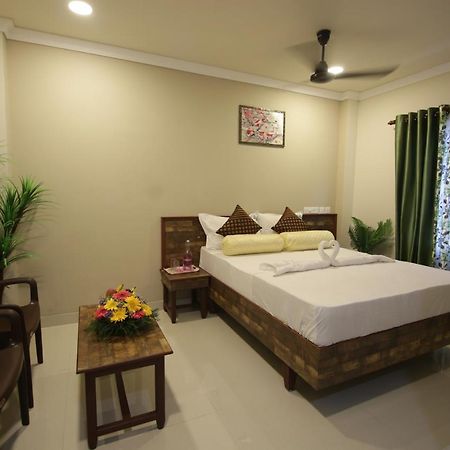 Mirage Residency Hotel Kochi Eksteriør billede